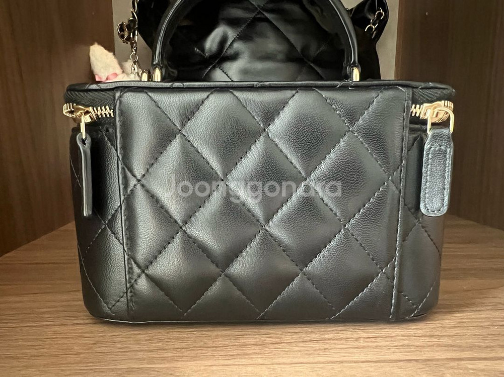 샤넬 직사각 베니티 탑핸들 램스킨 31번대--2