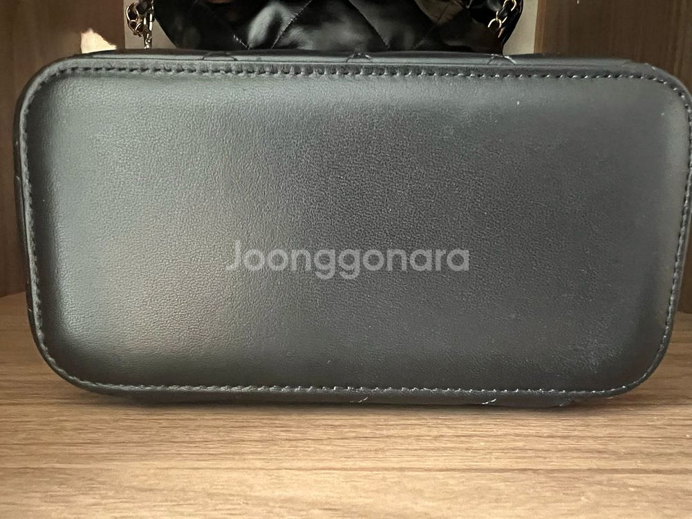 샤넬 직사각 베니티 탑핸들 램스킨 31번대--6