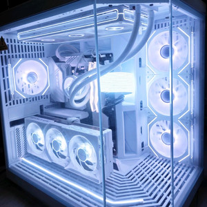 라이젠7 9800X3D RTX5080 Y70 화이트