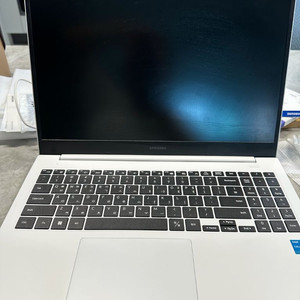 삼성 노트북 NT550XDA 화이트