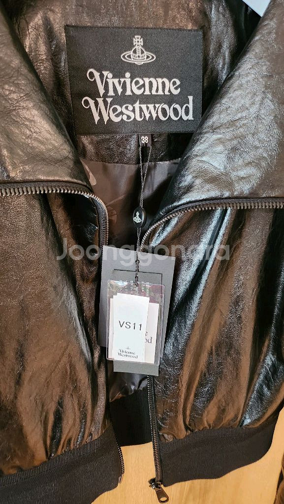 비비안웨스트우드 24FW 새제품 가죽점퍼--3