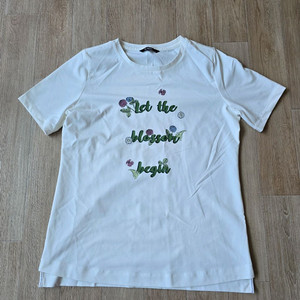 지센 여성 반팔티