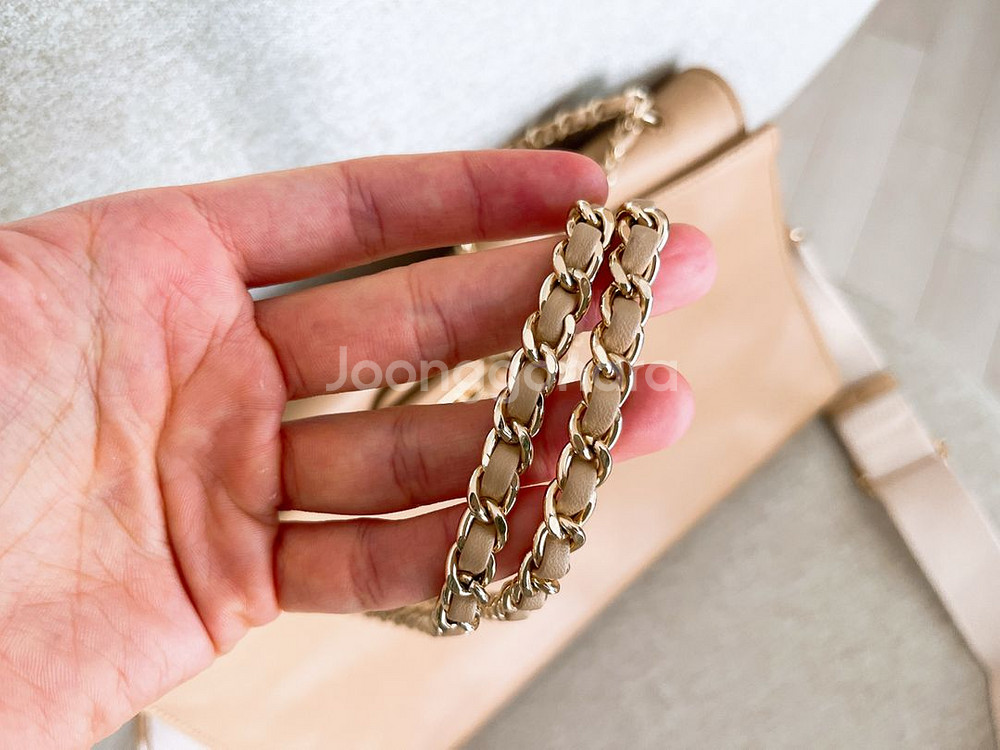 거의새것 ANDIATA 베이지 가방 천연가죽 체인 금장--2