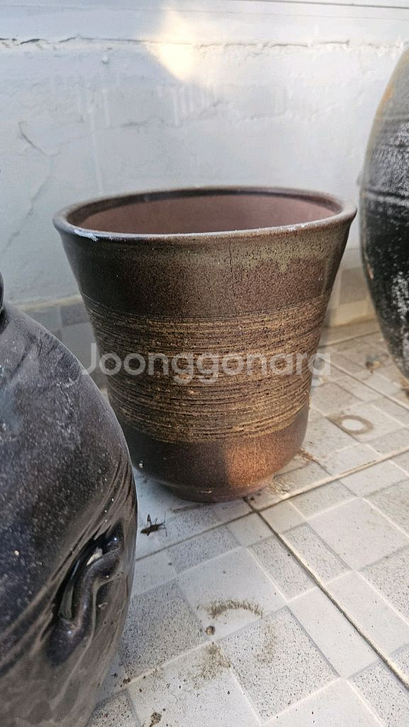 도자기화분 21개와 받침대 일괄판매합니다--7