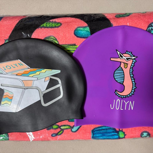 졸린 수모 및 타올