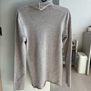 더캐시미어 100%캐시미어 반폴라니트