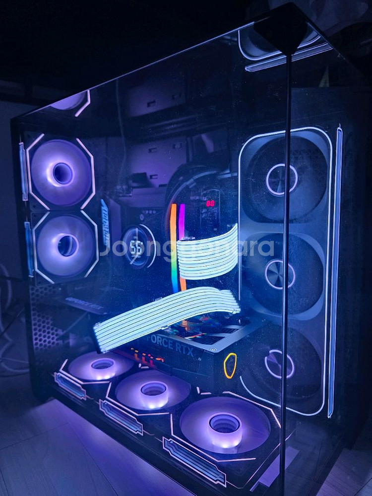라이젠7 9800X3D RTX5080 리안리비전본체--0