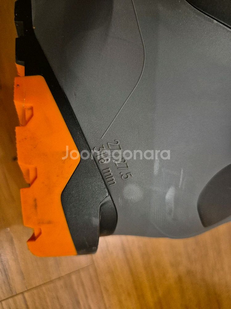 상태 괜핞은 살로몬 xpro130 스키부츠 판매합니다.--6