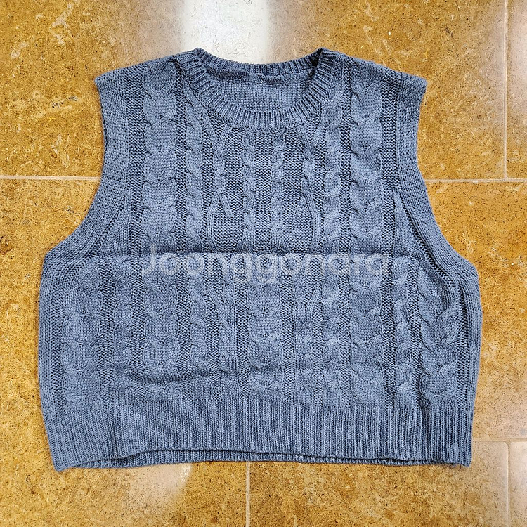파란색 꽈배기 니트 베스트--0