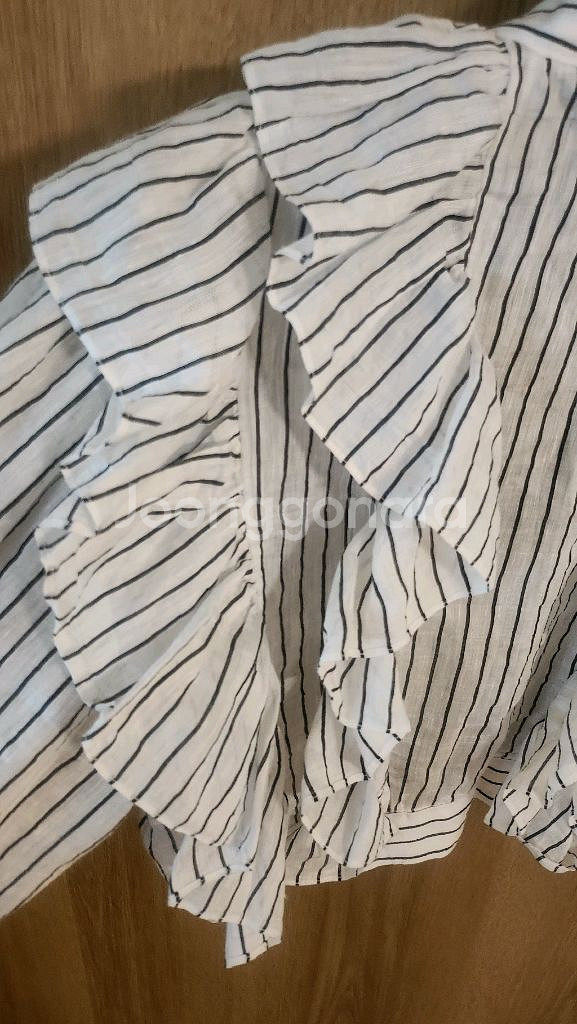 산드로 Sandro 러플블라우스 크롭--4