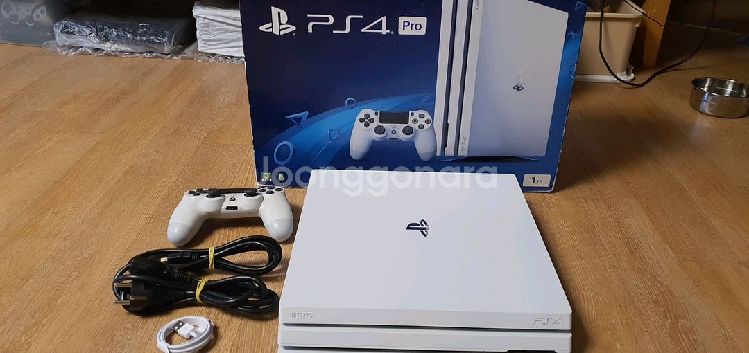 PS4 프로 PS4 PRO 화이트 (1TB)--1