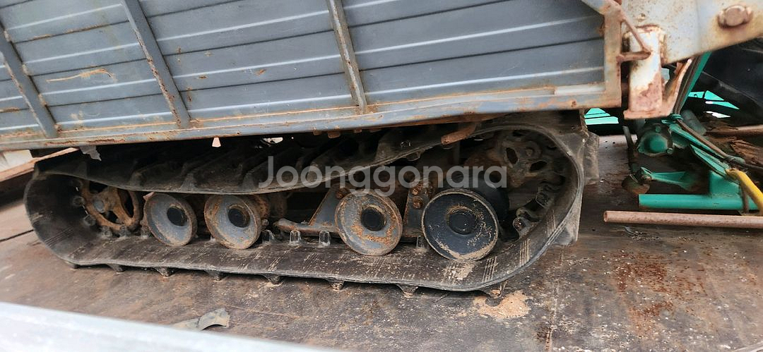 장기간 방치한 대동 2조식 콤바인 운반차 R1-191R--2