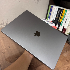 맥북프로 m2pro 고급형 16인치 스그 판매합니다.