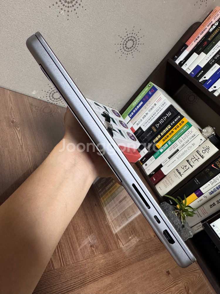 맥북프로 m2pro 고급형 16인치 스그 판매합니다.--4