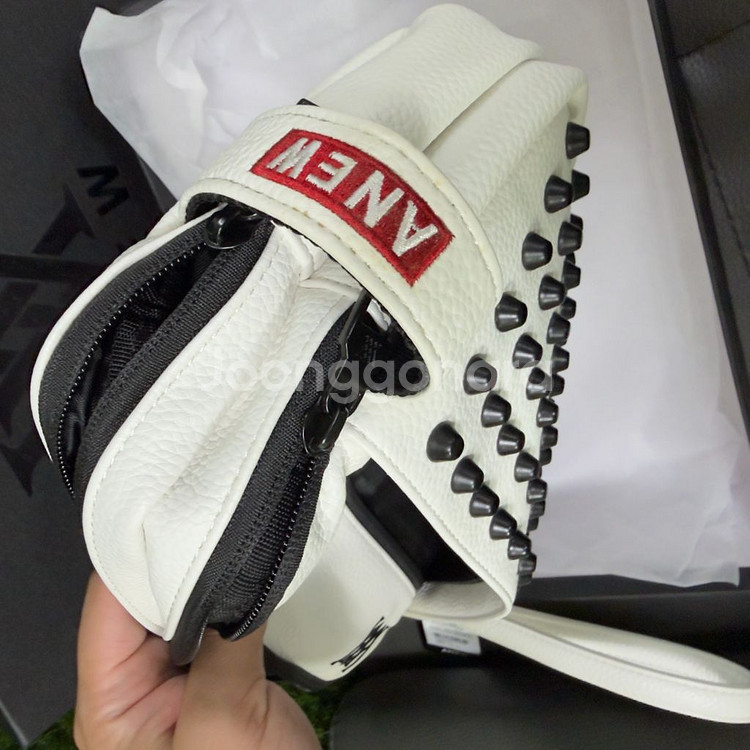 어뉴 파우치 화이트 정품 새상품--5