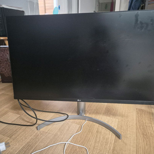 LG 32인치 모니터 판매합니다!