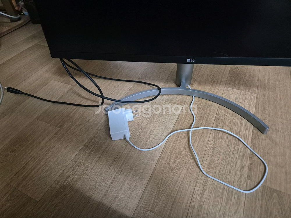 LG 32인치 모니터 판매합니다!--1