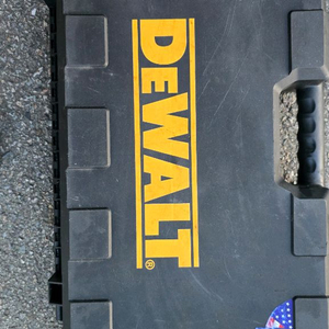 디월트 구리스건