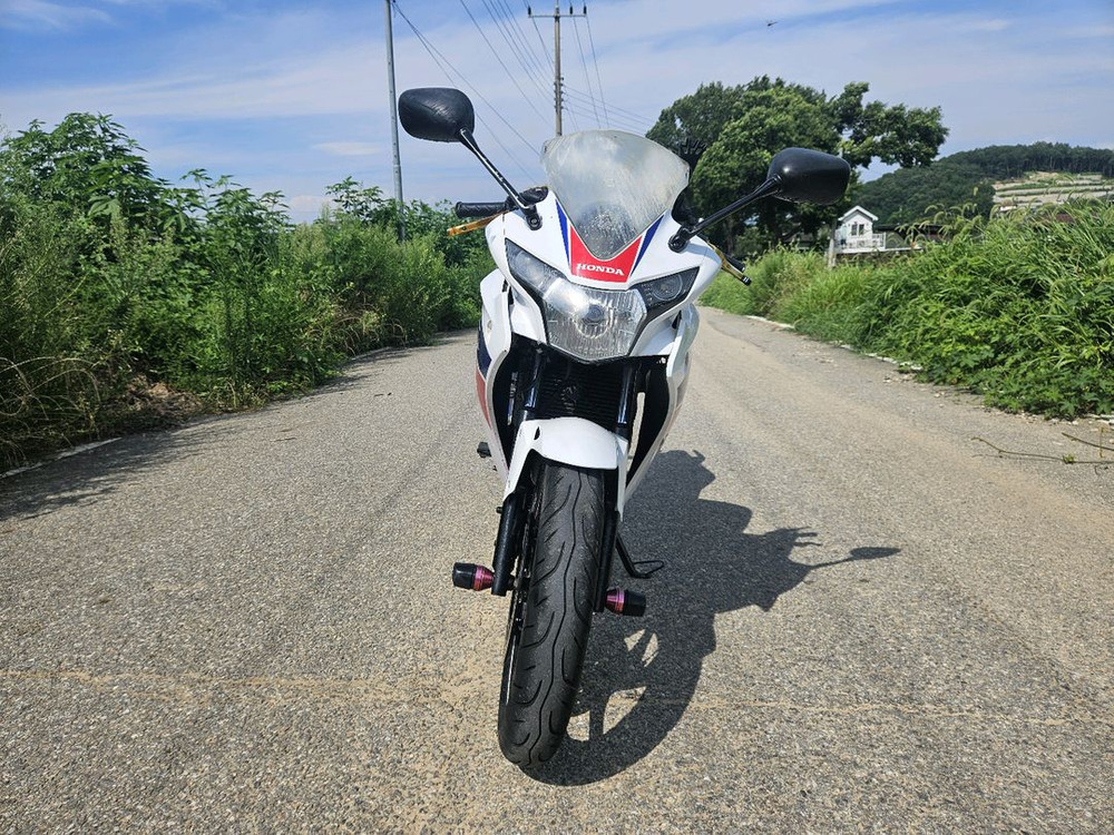 혼다CBR125건담/14년식/2만키로/150만원/구변완 이미지