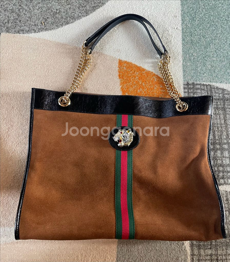 구찌 삼선 타이거 라자 스웨이드 토트 숄더백--0