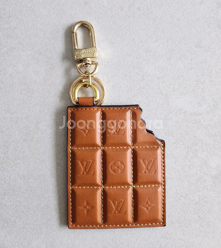 [미사용&새제품] 루이비통 초콜 바 키링(각인완벽)--1