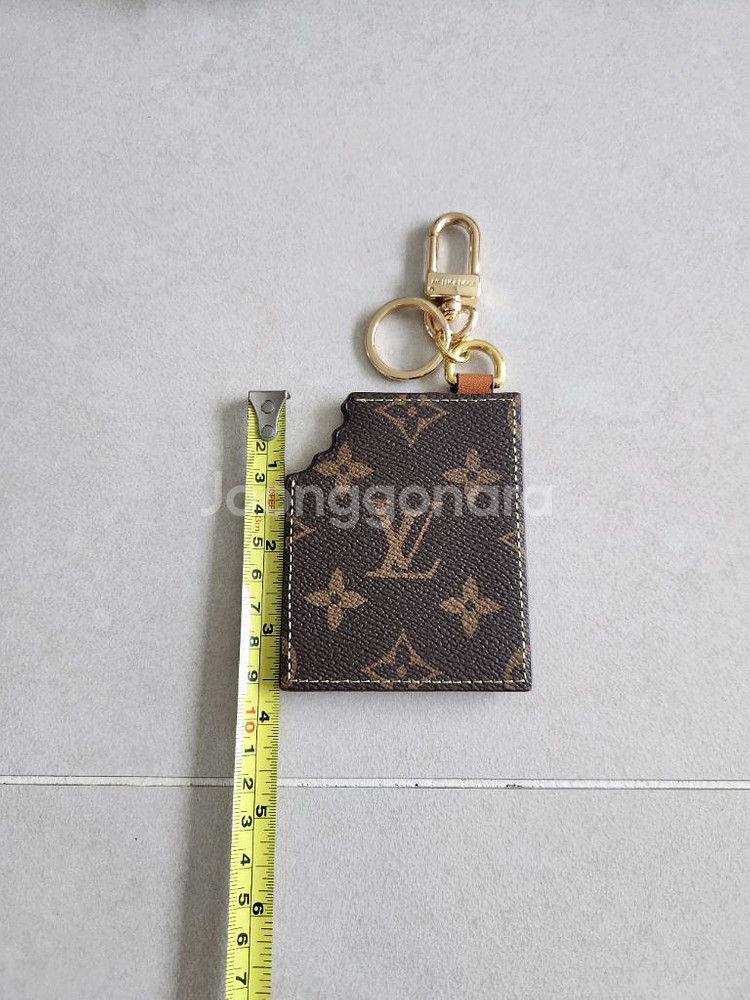 [미사용&새제품] 루이비통 초콜 바 키링(각인완벽)--3