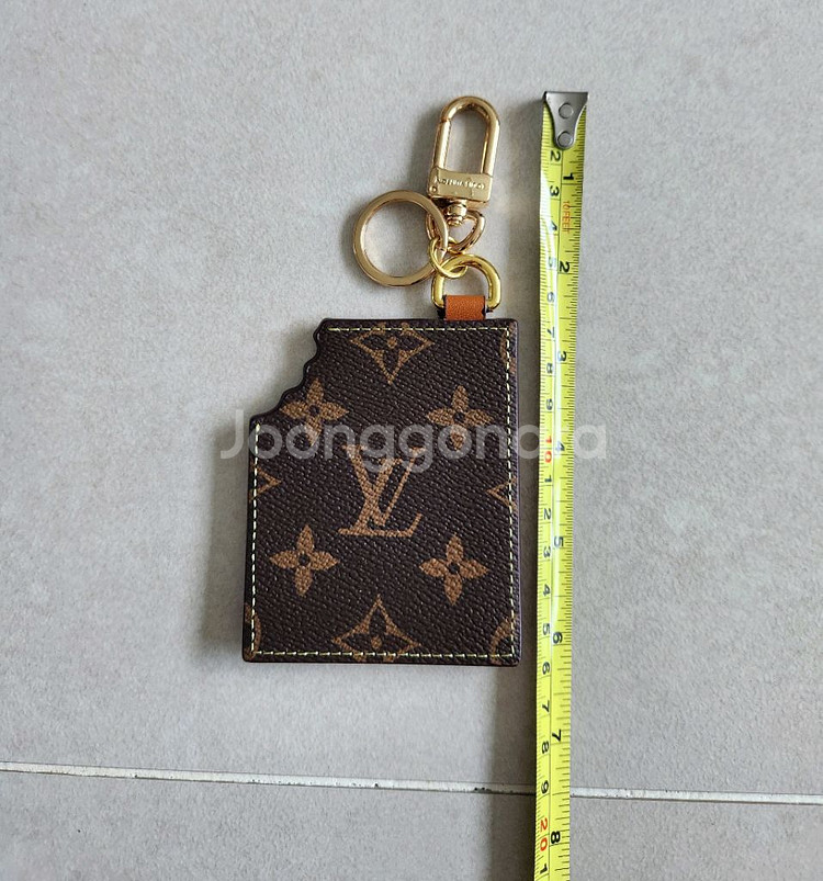 [미사용&새제품] 루이비통 초콜 바 키링(각인완벽)--5