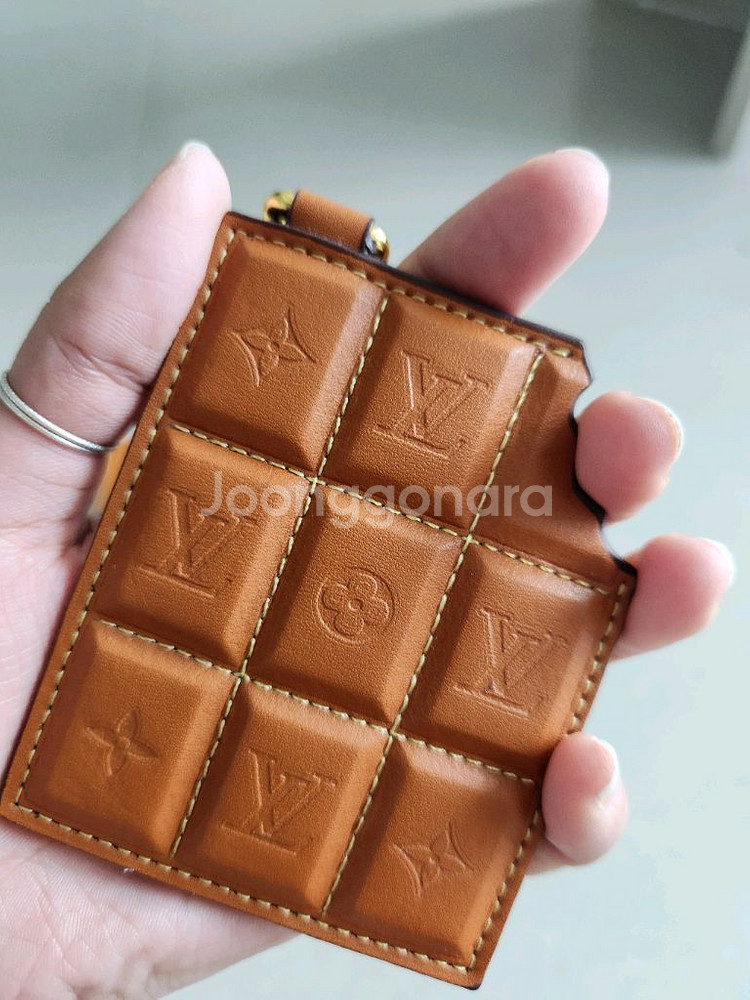 [미사용&새제품] 루이비통 초콜 바 키링(각인완벽)--7