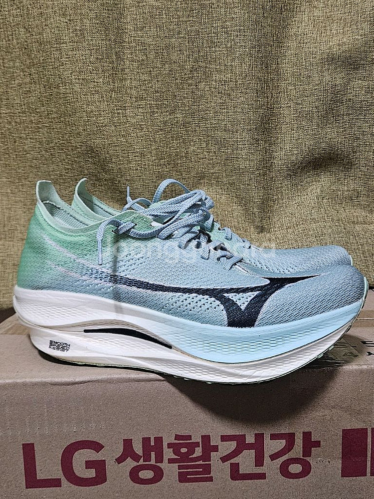 미즈노 리벨리온 프로3 로우 270 사이즈 팝니다..--0