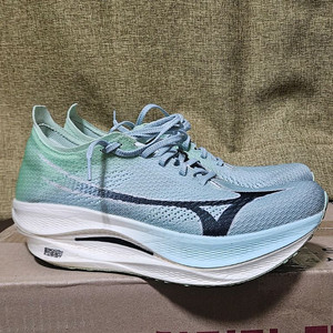 미즈노 리벨리온 프로3 로우 270 사이즈 팝니다..