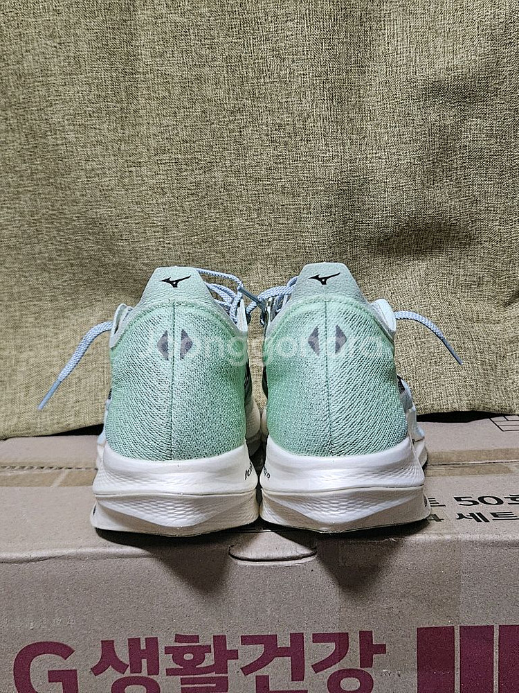 미즈노 리벨리온 프로3 로우 270 사이즈 팝니다..--2