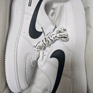 (270) 나이키 슈프림 에어포스 슈포스 흰검
