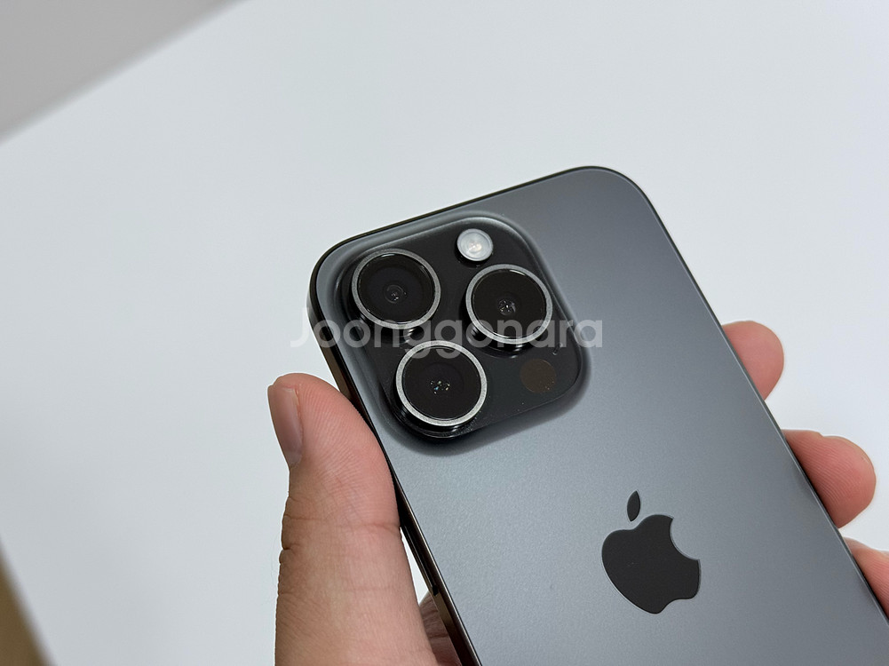 아이폰15프로 블랙 티타늄 256GB--6