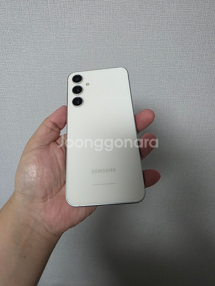 갤럭시 S23FE 화이트 256기가 SS급 팔아요~--1
