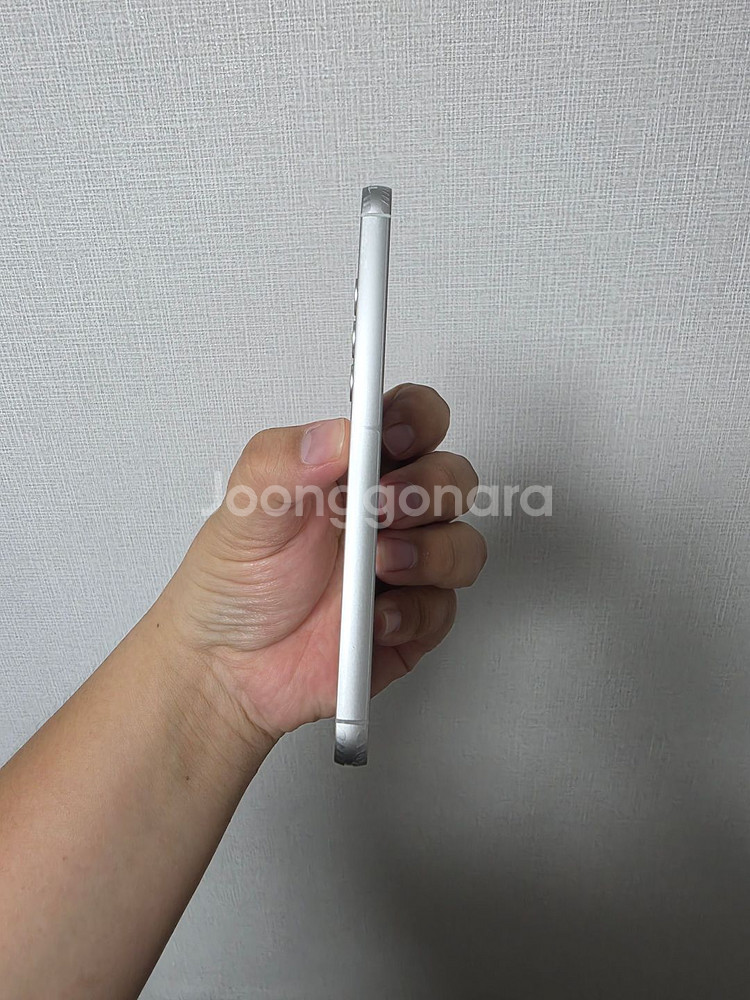 갤럭시 S23FE 화이트 256기가 SS급 팔아요~--3