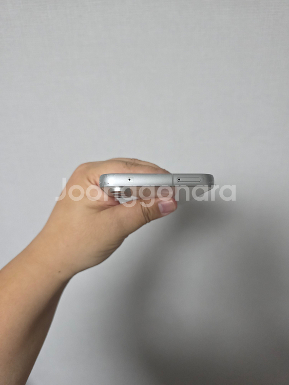 갤럭시 S23FE 화이트 256기가 SS급 팔아요~--4