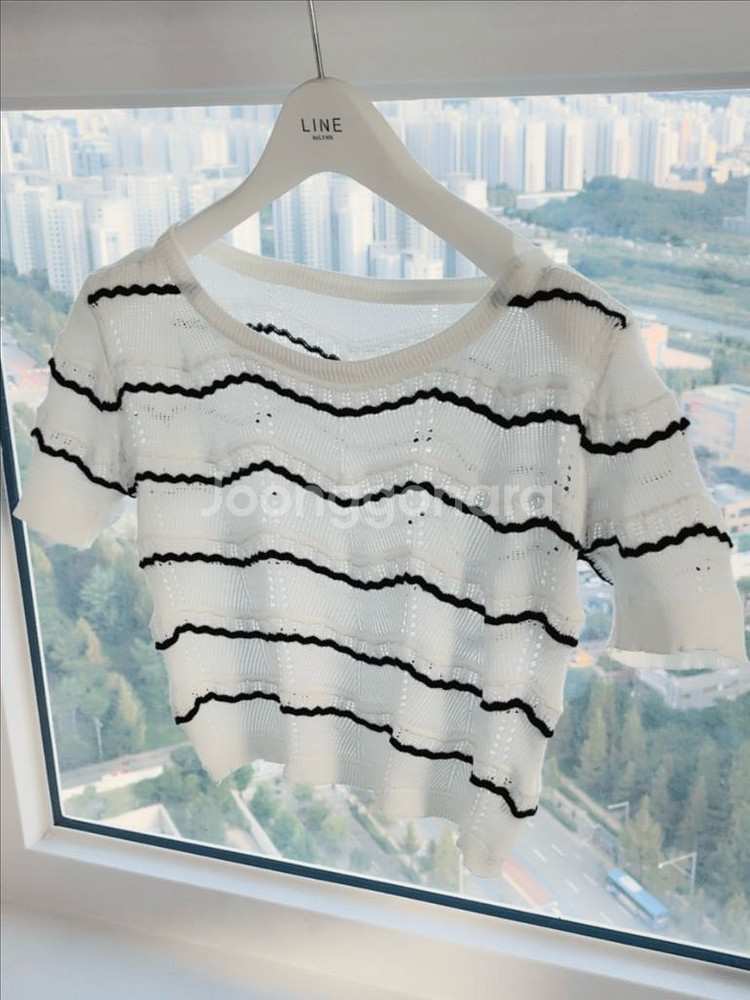 물결 스트라이프 크롭 반팔 (새상품)--0