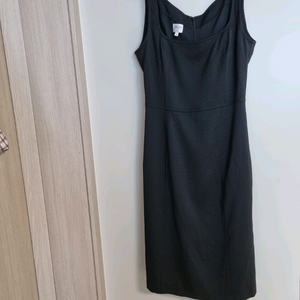 아르마니 꼴레지오니 블랙 민소매 원피스