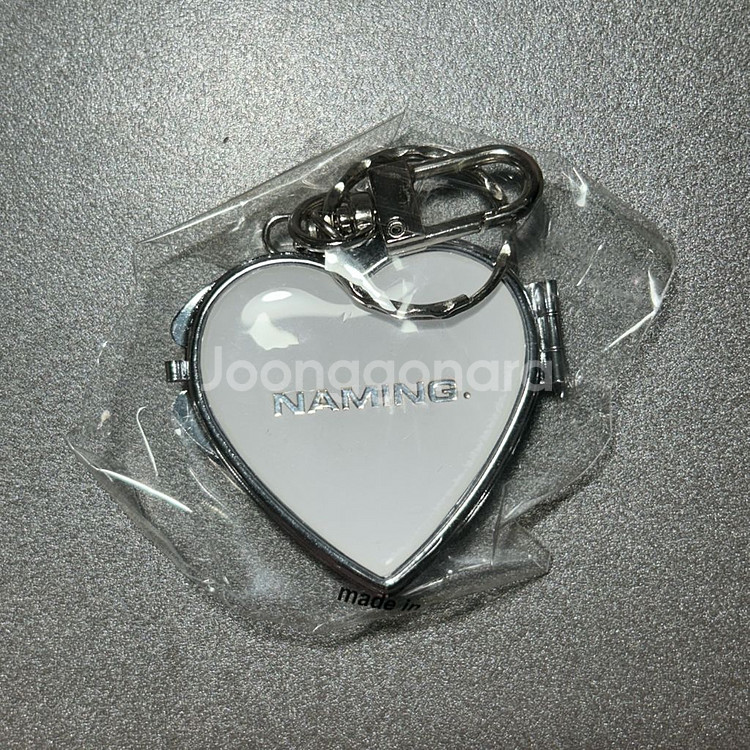 네이밍 X 허자보이에이씨씨 콜라보 하트 미러 키링--1