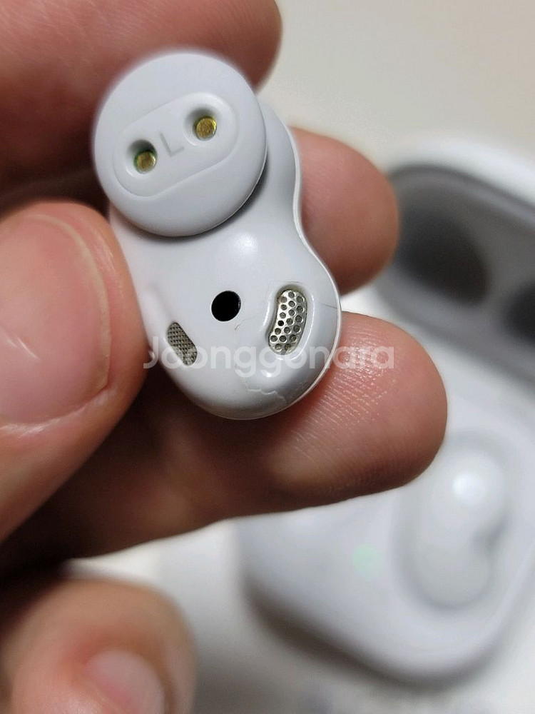 (전투형) 갤럭시 버즈 라이브 화이트--3