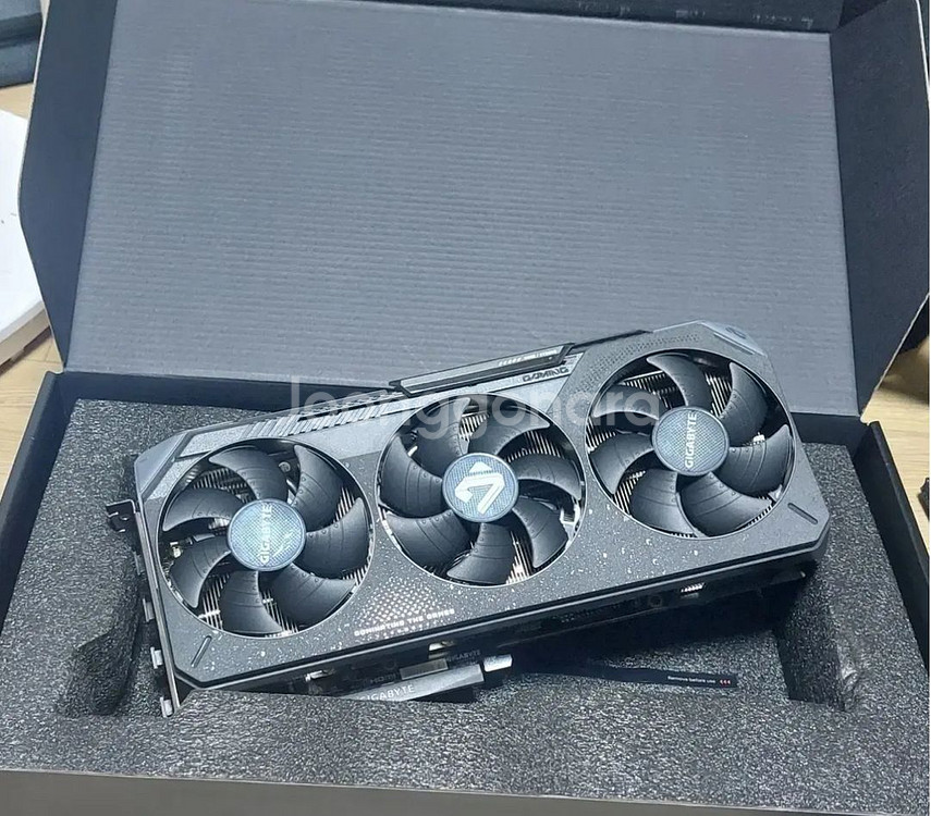 라데온 rx9070 거의 새제품 판매합니다! (5070--0