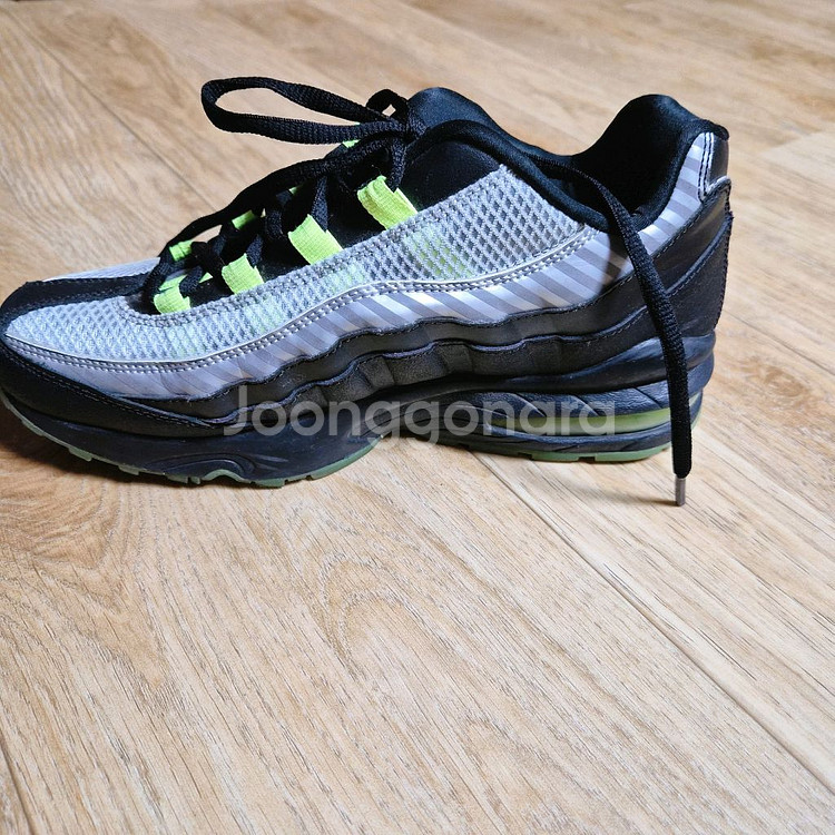 나이키 에어맥스 95 블랙/ 형광 (250mm)--3