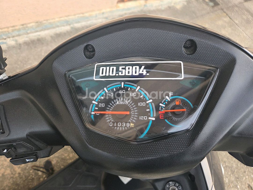vf100 2020년식 1039km 스쿠터 오토바이--9