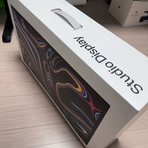 애플 스튜디오 디스플레이 (Apple Studio Di