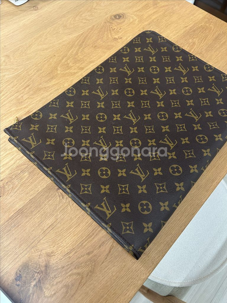 루이비통 모노그램 공용 클러치--0