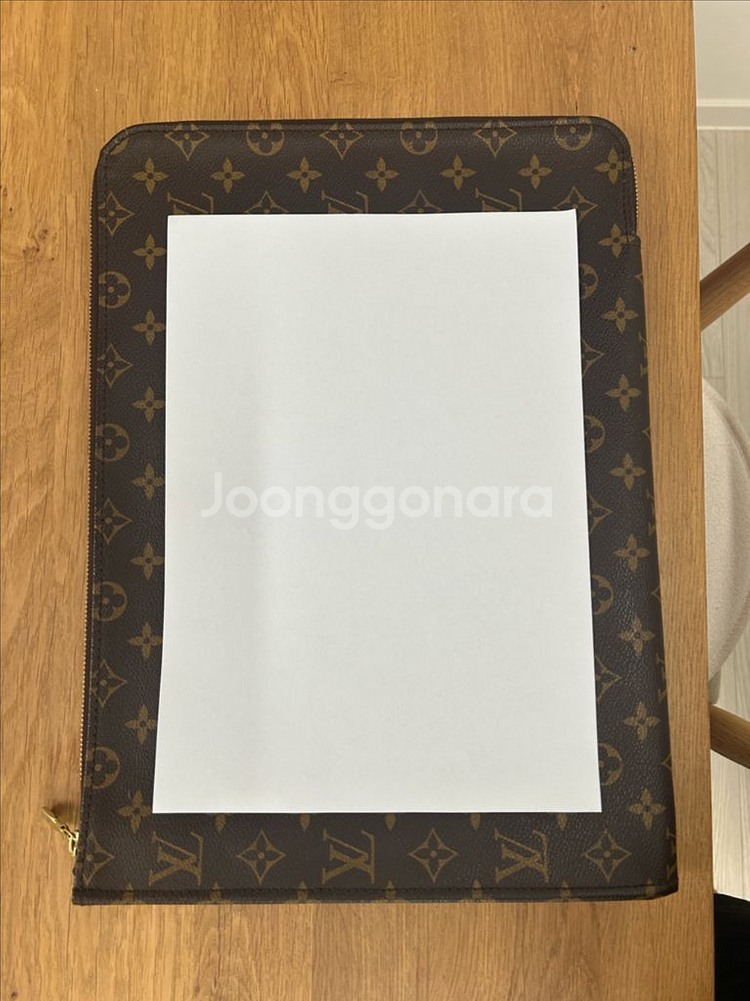 루이비통 모노그램 공용 클러치--1