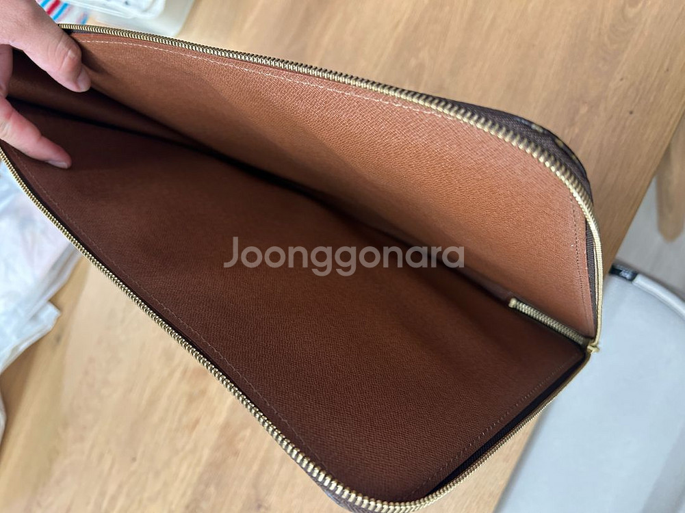 루이비통 모노그램 공용 클러치--5