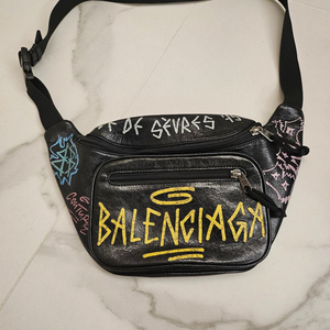 발렌시아가 익스플로러 벨트 백