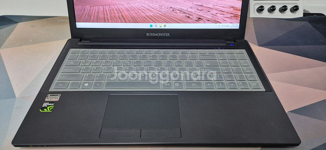 한성 보스몬스터 게이밍 노트북 팝니다.--2