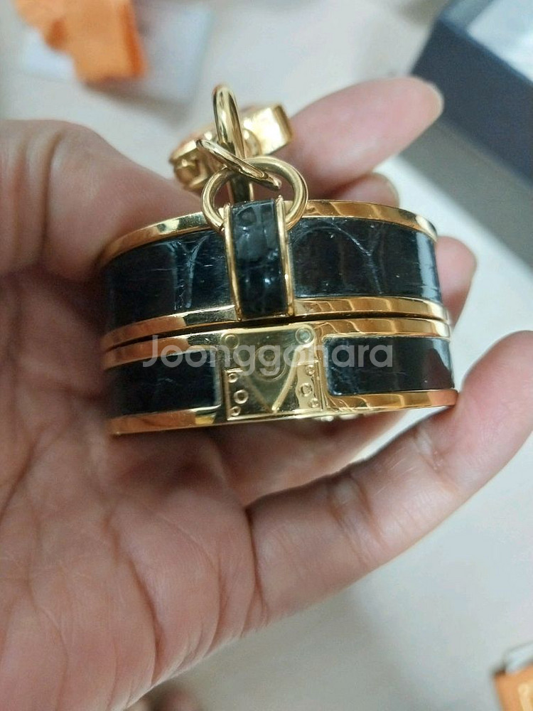 정품 루이비통 미니 부아또 샤포 키링 백참--9